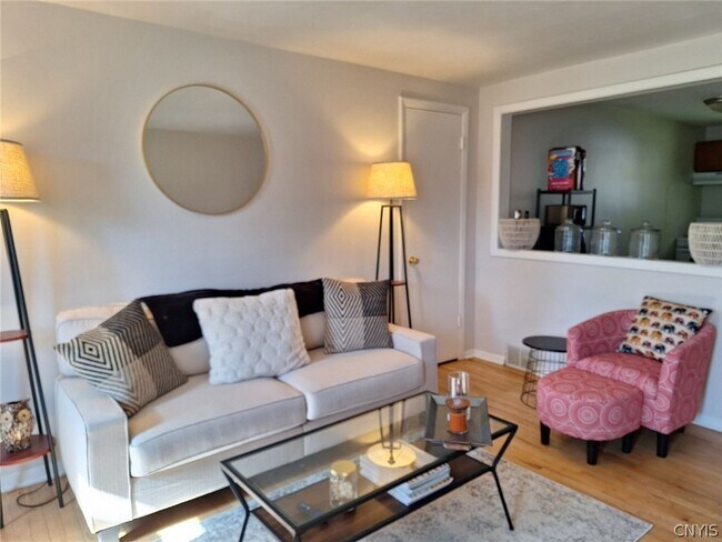 Foto del edificio - 237 Croly St