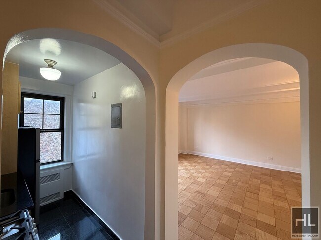 Building Photo - Christopher Street