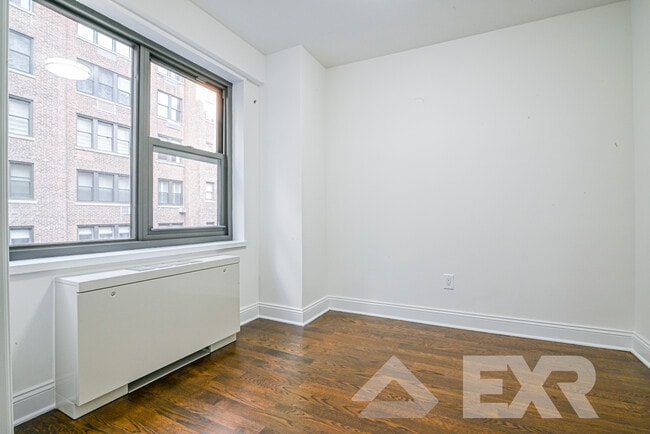 Building Photo - 405 E 56th St