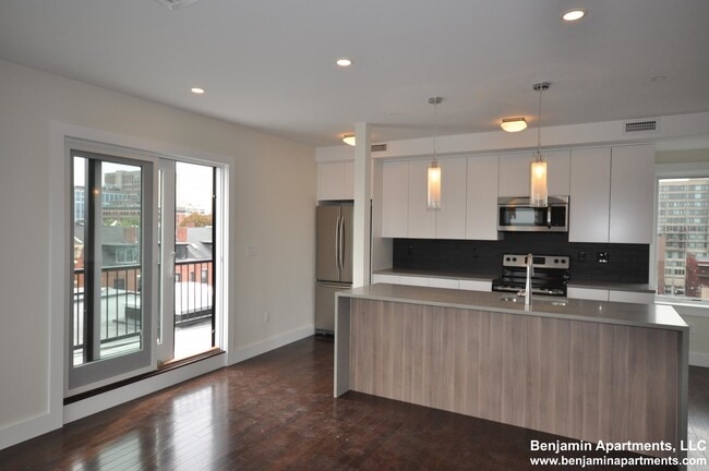 Building Photo - 659 Massachusetts Ave