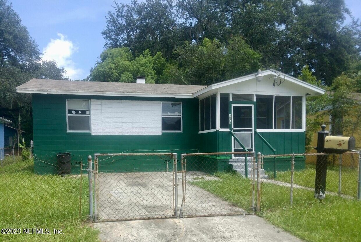 Foto principal - 1225 E 31st St