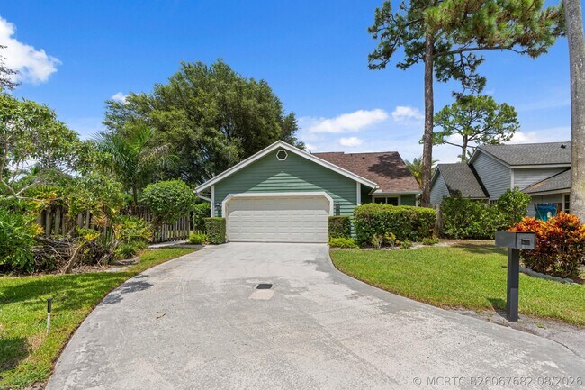Building Photo - 433 Goldenwood Way