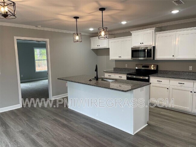 Building Photo - 219 Edith Way