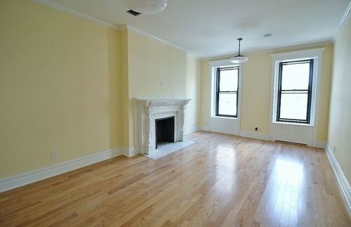 Primary Photo - 112 E 17th St