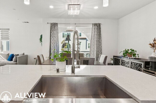 Foto del edificio - 2 br, 2.5 bath House - 665 South District Way