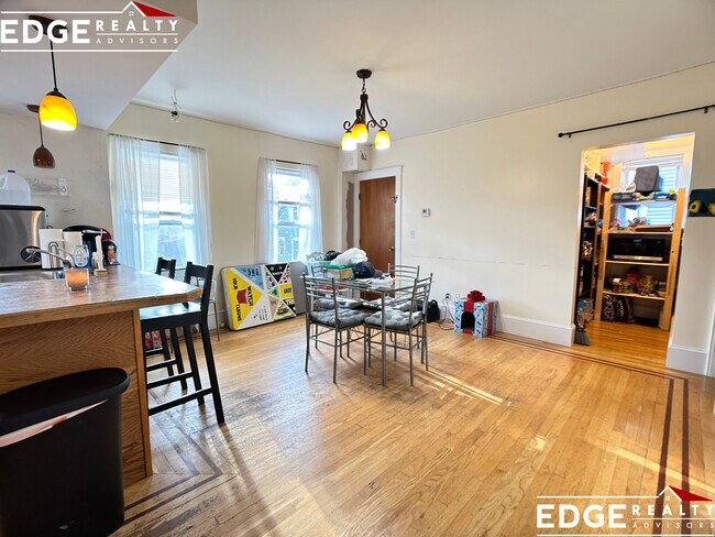 Foto del edificio - 28R Cherry St