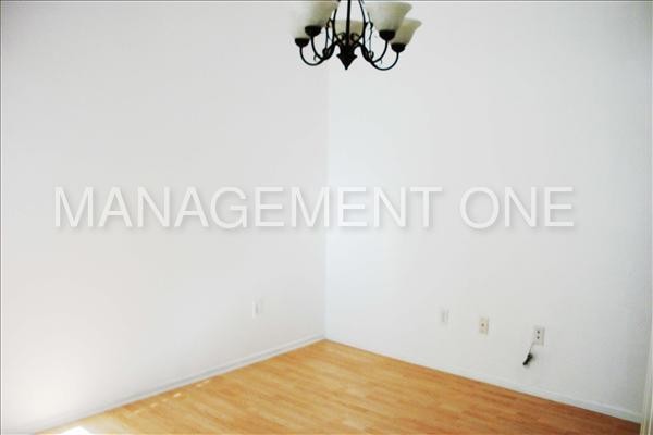 Foto del edificio - 5345 Bell Ave