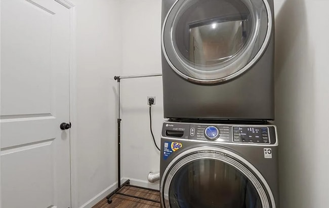 Building Photo - Charming 4-Bedroom Home in Prime St. Charl...