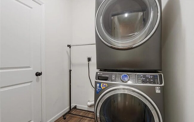 Foto del edificio - Charming 4-Bedroom Home in Prime St. Charl...