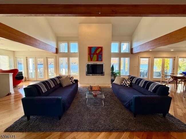 Building Photo - 73 Forest Lake Dr