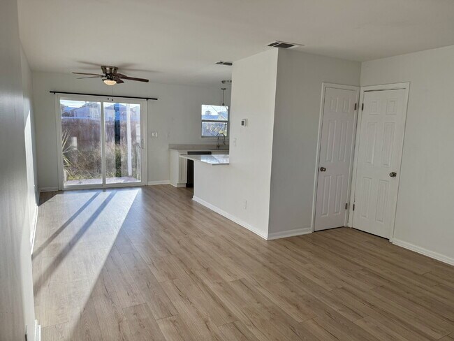 Building Photo - 8003 Beach Dr