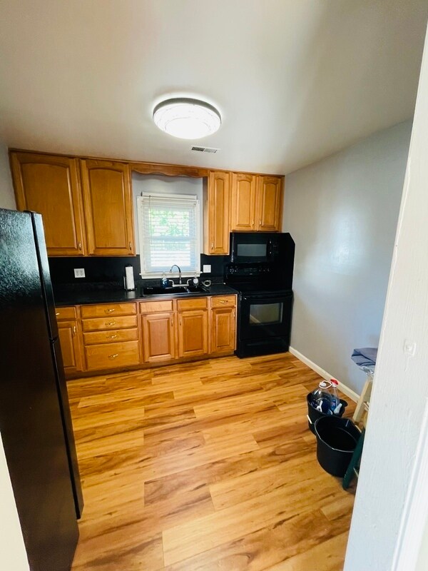 Foto del edificio - 1836 Newton Rd