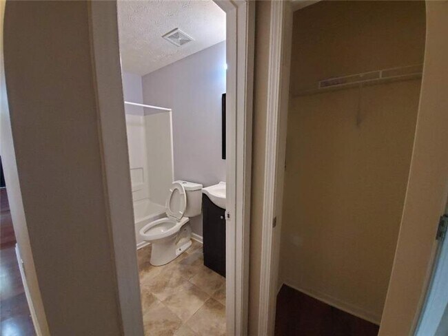 Building Photo - 912 Waverly Hills Ct