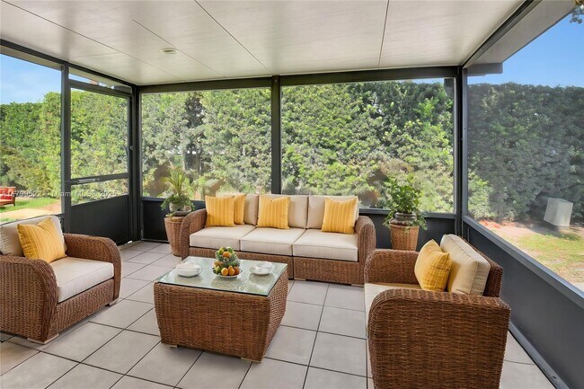 Foto del edificio - 1472 SW 26th Ave