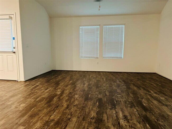 Foto del edificio - 6717 Hartlage St