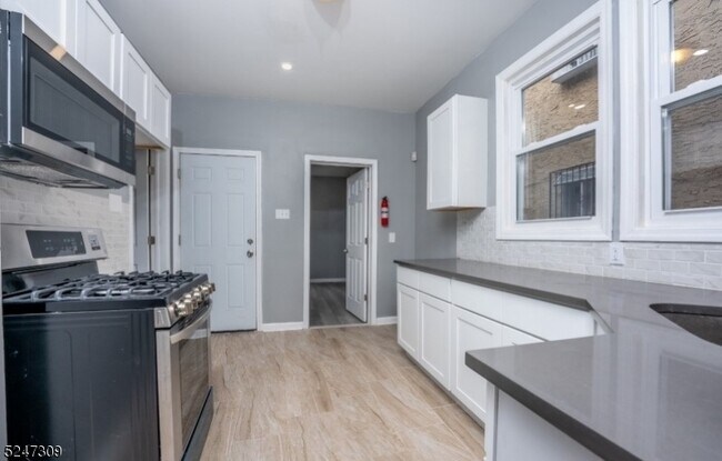 Foto del edificio - 127 Brookwood St