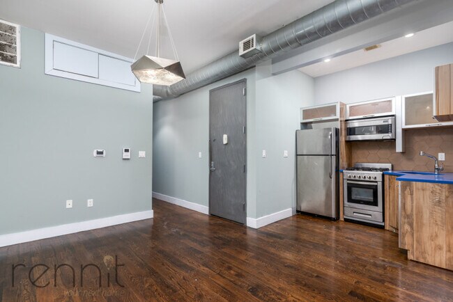 Building Photo - 1160 Halsey St