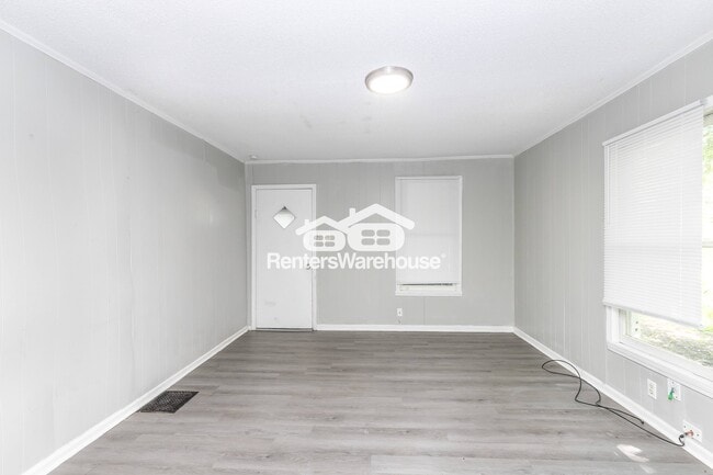 Building Photo - 808 S Grand Ave