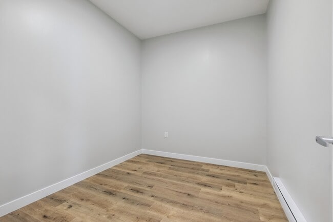 Building Photo - Evoke