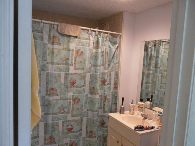 Building Photo - 1 br, 1 bath House - 708 Oceanfront
