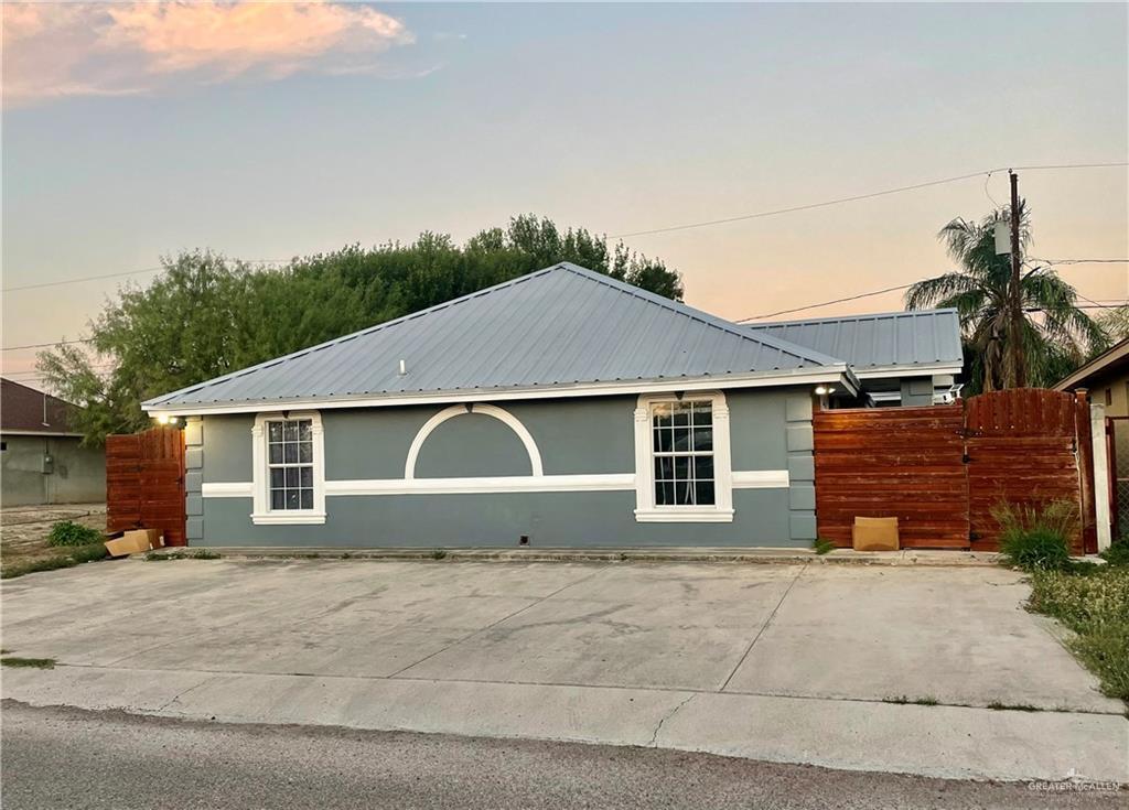 Foto principal - 144 Redwood Rd