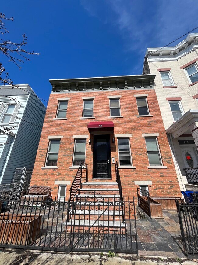 Building Photo - 56 Grace St