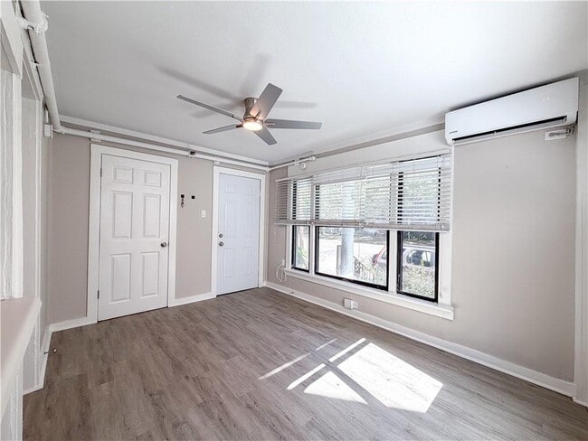 Building Photo - 304 Michigan Ave