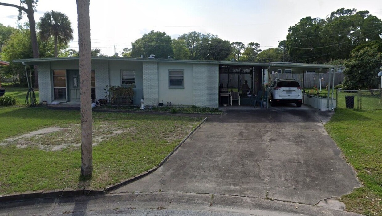 Foto del edificio - 3 bed 2 bath house with 1200 sf. end of ci...