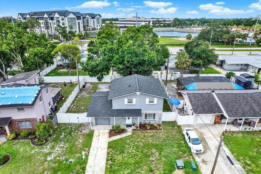 Foto principal - 6504 Lenore Dr