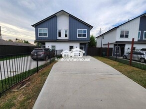 Building Photo - 2202 Lynnfield St