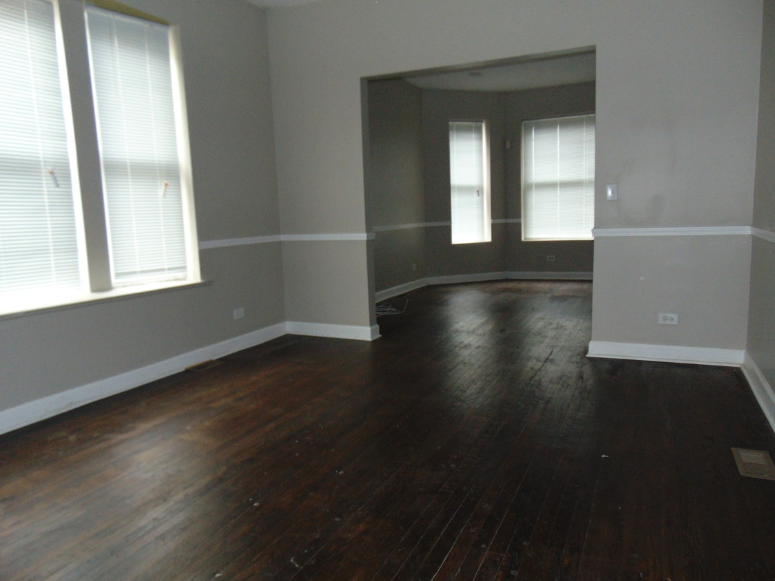 Building Photo - 7843 S Burnham Ave