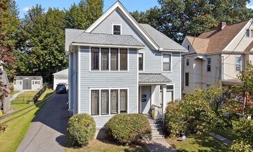 Building Photo - 116 Leroy St