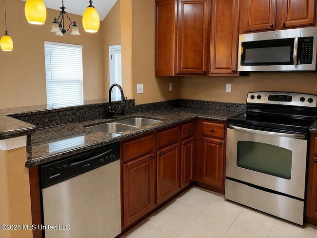 Foto del edificio - 17063 Palm Ridge Dr