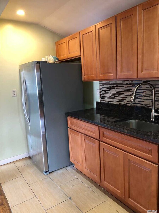 Foto del edificio - 102-28 217th Ln