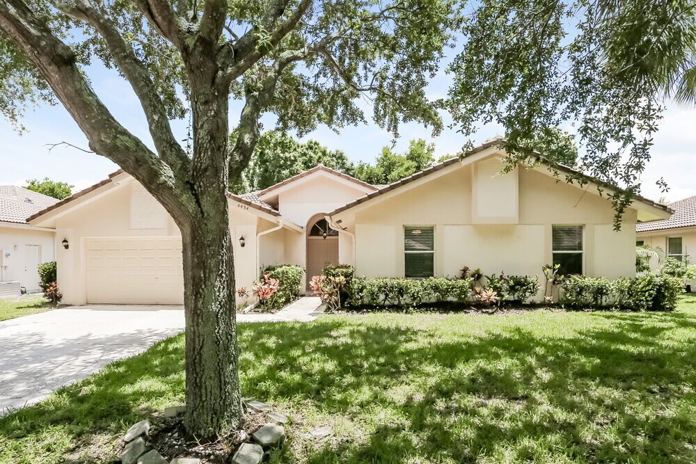 Foto principal - 4434 NW 65th St