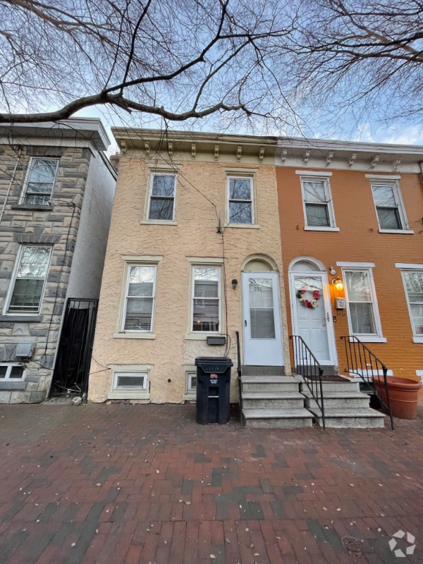 Compton Village Houses under 2,000 Wilmington, DE 2 Homes