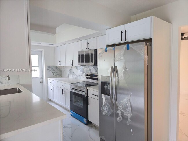 Foto del edificio - 1141 SW 8th Terrace