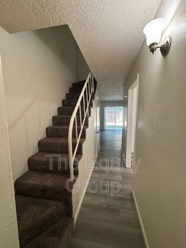 Foto del edificio - 402 N West St