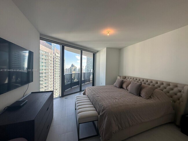 Building Photo - 1000 Brickell Plaza