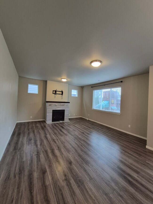 Building Photo - Sunshine Meadows 4+ bedroom home!!