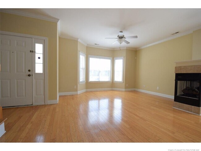 Building Photo - 909 Cora Lee Dr