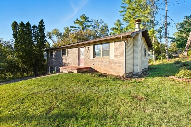 Foto del edificio - 7800 Temple Acres Dr