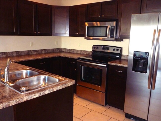 Building Photo - Very Nice Unit