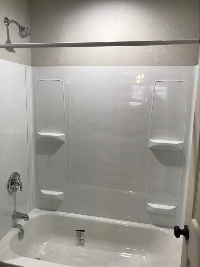 Foto del edificio - 1020 N Main St