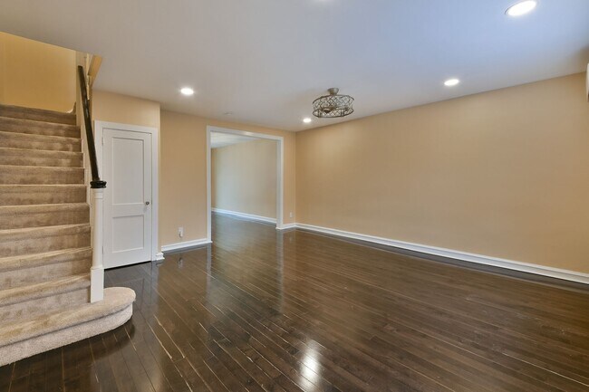Foto del edificio - Beautifully Renovated 3 Bedroom Home Now Available For Rent in Cedarbrook!!!