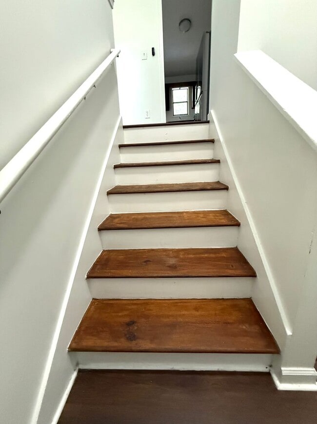 Building Photo - RENOVATED!!!!Great Location with Desirable...