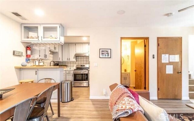 Foto del edificio - 27981 Rainbow Dr