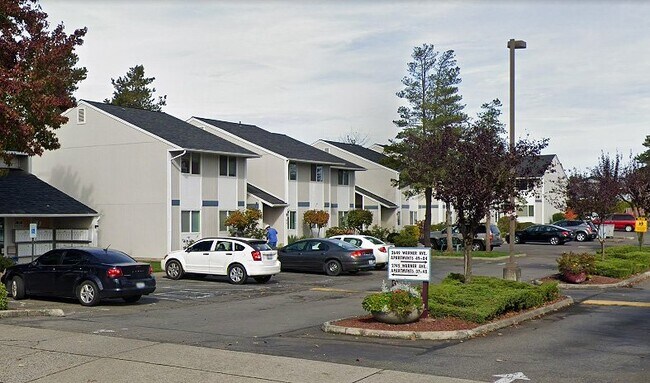Building Photo - 2745 Warner Ave