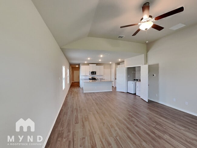 Building Photo - 6327 Sycamore Run