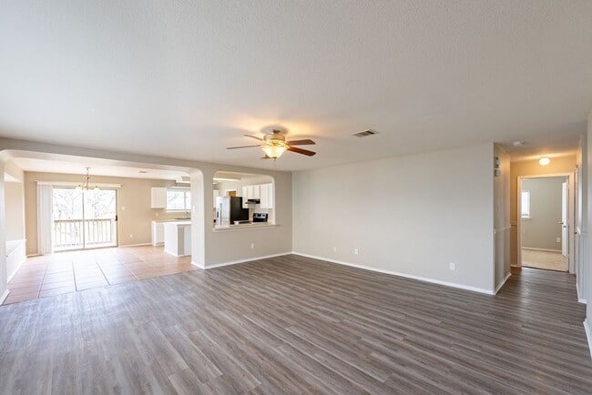 Building Photo - Beautiful 3 bed - 2 bath home in Greenridge, Round Rock!